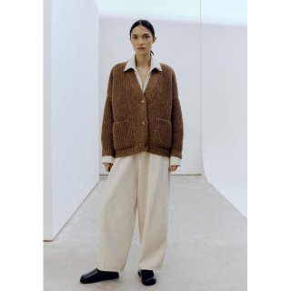 <img class='new_mark_img1' src='https://img.shop-pro.jp/img/new/icons20.gif' style='border:none;display:inline;margin:0px;padding:0px;width:auto;' />CORDERA<br> ECOWOOL CHUNKY CARDIGAN  -ACORN-