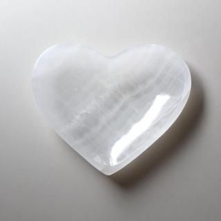 white onyx big heart bowl/  C
