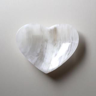 white onyx small heart bowl/  D