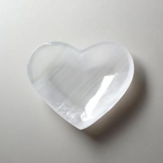 white onyx small heart bowl/  B