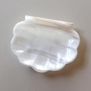 white onyx shell plate/  F