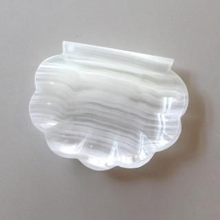 white onyx shell plate/  D