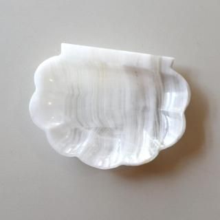 white onyx shell plate/  C