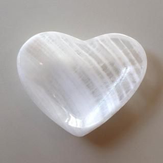 white onyx small heart bowl/  C