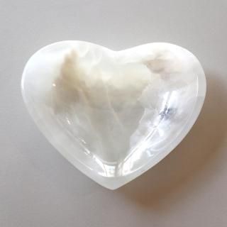 white onyx small heart bowl/  B