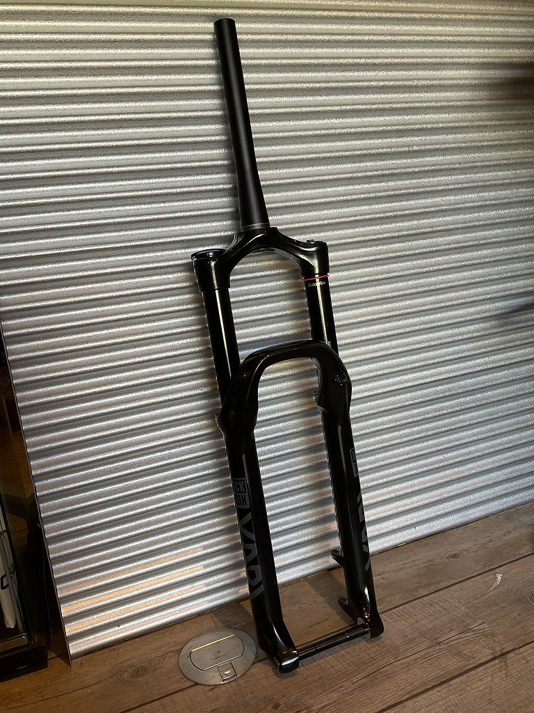 ROCKSHOX YARI29 160mmストローク