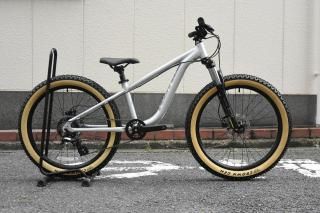 <img class='new_mark_img1' src='https://img.shop-pro.jp/img/new/icons15.gif' style='border:none;display:inline;margin:0px;padding:0px;width:auto;' />KONA [ HONZO 24