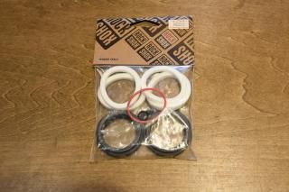 <img class='new_mark_img1' src='https://img.shop-pro.jp/img/new/icons15.gif' style='border:none;display:inline;margin:0px;padding:0px;width:auto;' />RockShox [ Dust Wiper Upgrade Kit - 35mm ]