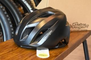 <img class='new_mark_img1' src='https://img.shop-pro.jp/img/new/icons20.gif' style='border:none;display:inline;margin:0px;padding:0px;width:auto;' />ò Troy Lee Designs [  GRAIL HELMET ]  M/L 