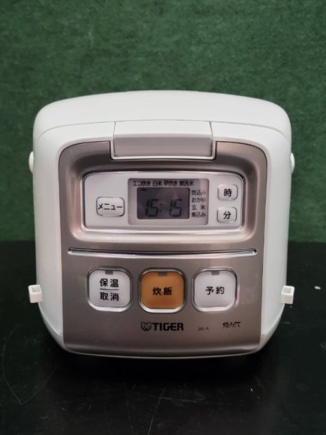 2015年製　タイガー　炊飯器　JAI-R550（5012）【3合炊き】送料無料（京阪神エリア）