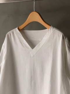 1970-80's DEADSTOCK Soviet Military Vintage White Sleeping Shirt V-NECK