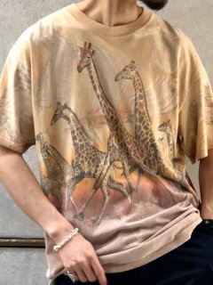 1990-00's OLD T-shirt
A herd of GIRAFFE