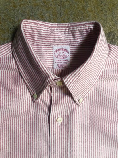 BrooksBrothers Traditional Fit
Oxford Polo-Collar Shirt / Made in USA.
100% American Supima Cotton