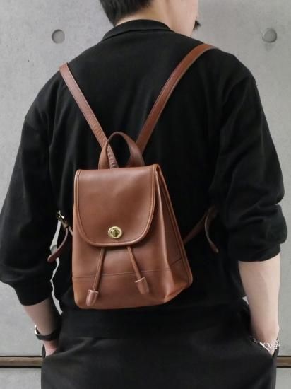 1980's Vintage COACH
BROWN Glove-leather Compact Backpack