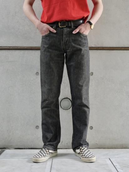 1990's ARMANI EXCHANGE
Vintage Black Denim Pants