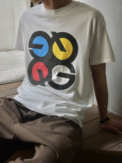 00's Vintage Printed T-shirt
USA GQ MAGAZINE Logo Design


