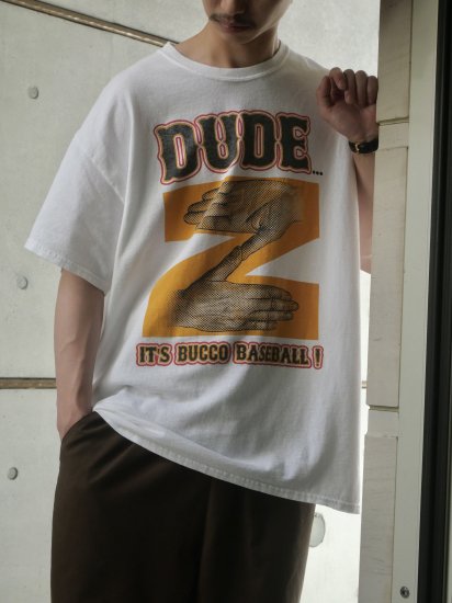 90's Vintage Printed T-shirt
DUDEIT'S BUCCO BASEBALL