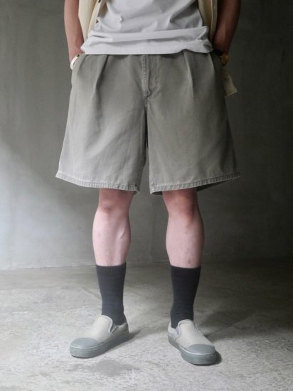 1990's Made in USA.
Vintage RalphLauren 2tucks Chino Shorts