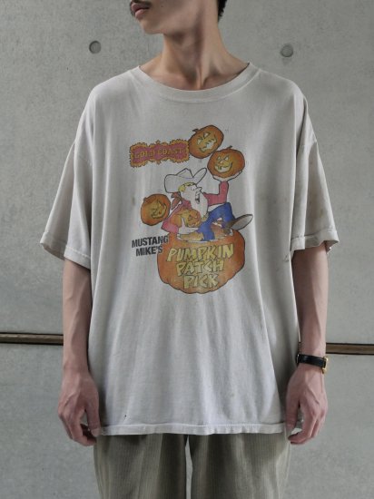 00s Vintage Pumpkin Patch Printed T-Shirt