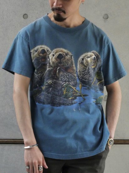90-00's Vintage Printed T-shirt
Both sides Otter