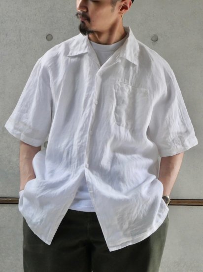 1990's Vintage STACY ADAMS
100% Linen White Open-collar Shirt