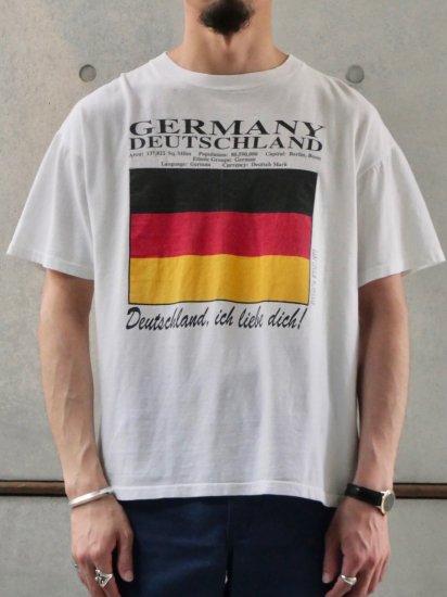 1990's Vintage Printed T-shirt
"GARMANY" / ONEITA Body, Made in USA.