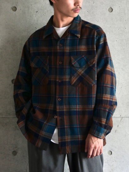 1990s Vintage PENDLETON Wool Check Shirt
"Made in USA"