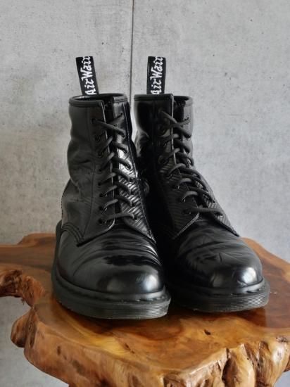 2018's Dr.MARTENS × JOY DIVISION inspired "UNKNOWN PLEASURES" - Vintage &  Archive