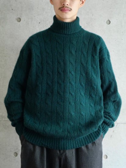 1990's Vintage RalphLauren
100% Cashmere Turtle Knit Sweater