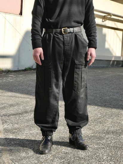 1990's Unknown Vintage
Uniform Cargo Trousers BLACK