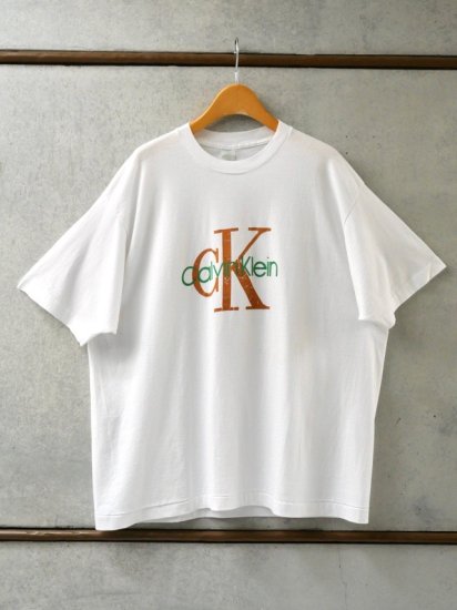 1990's Vintage Calvin Klein  Printed T-shirt 