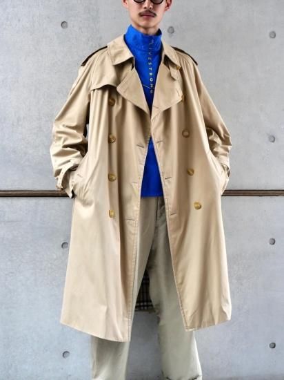 1980's Vintage Burberrys Trench-coat MADE IN SPAIN - Vintage 1980's Vintage Burberrys Trench-coat MADE IN SPAIN - Vintage