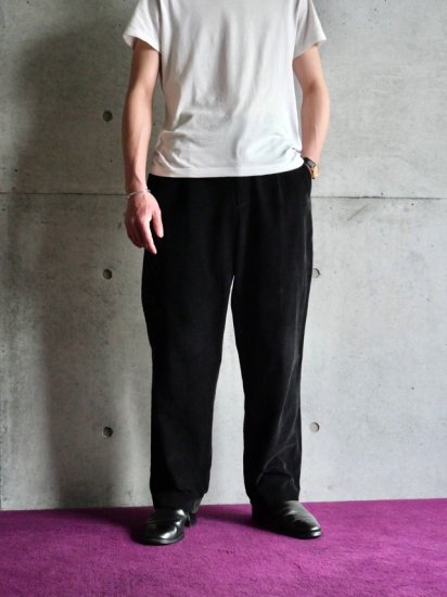 1980~90's Vintage HENRY COTTON'S Wide-wale Corduroy Trousers
Made in Italy. / "BLACK OVERDYE"