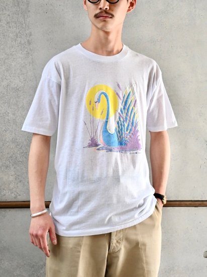 1989's Vintage Printed T-shirt "Moon&Swan"