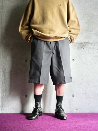 DEADSTOCK
00's~ Dickies LOOSE FIT Model
Short Pants / Made in Mexico.