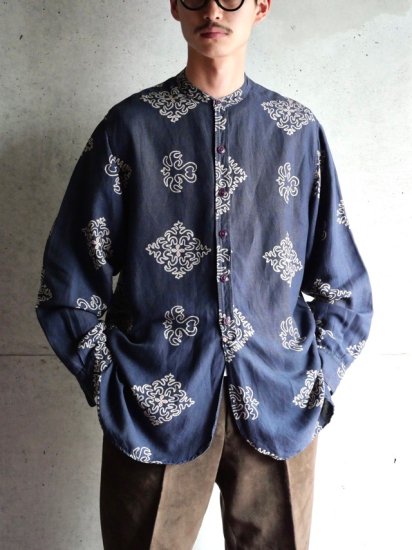 1990's Vintage ARMANI JEANS
Oriental Dress Pattern Linen Shirt