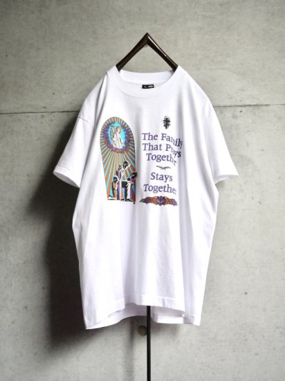 1980's Vintage Printed T-shirt
"The Family That Prays Together Stays Together"
