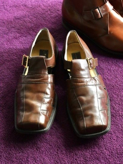 1990's Vintage Belted Square-toe Shoes
"GIORGIO BRUTINI"