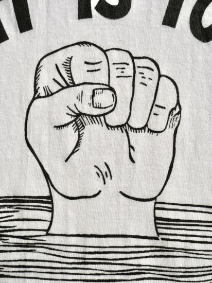 1990's Vintage Printed T-shirt / Tornado Hand / White