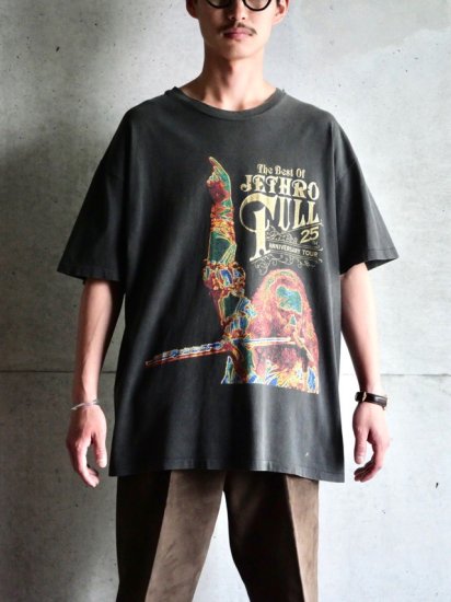 1993's Vintage Printed T-shirt
"Jethro Tull 25th anniversary"