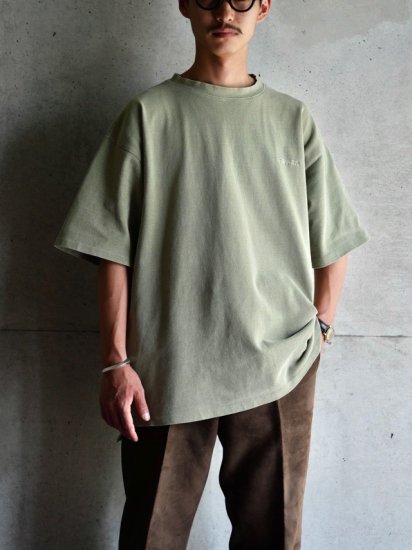 1990's Vintage Gramicci Over T-shirt
Fade Olive / Made in USA.