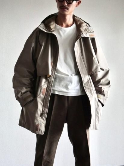 1990's Vintage Eddie Bauer
GORE-TEX(100% Polyester ) Shell Parker
"Greige"
