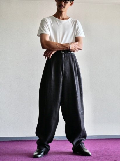 1990's Vintage Unknown Tailored Linen Trousers
Wide Silhouette & 3tucks / BLACK
