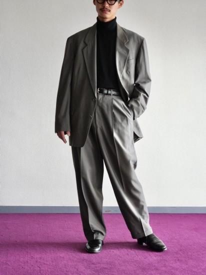 1990's Vintage HUGO BOSS 2piece Set-up
Tailored in USA. / Light Grayish Brown