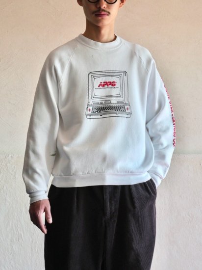 1980's Printed Sweat Shirt "A.P.P.S." Fruit of the Loom / Made in USA.