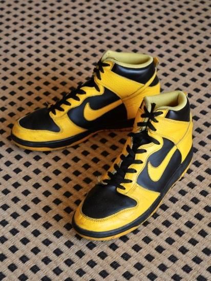 2011s NIKE DUNK-high Black Varsity Maize
