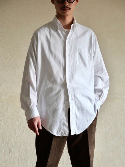 ~1970's Vintage BrooksBrothers Dress Herringbone Cloth Polo-collar Shirt,
6buttons / Made in USA.