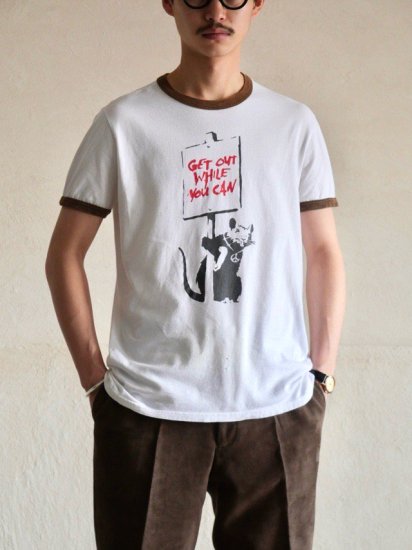 00's~ Brown Ringer Printed T-shirt "Banksy"