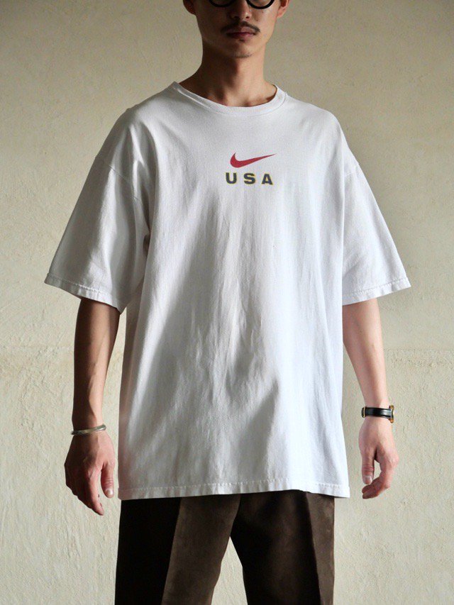 1990's Vintage NIKE Printed T-shirt "USA"