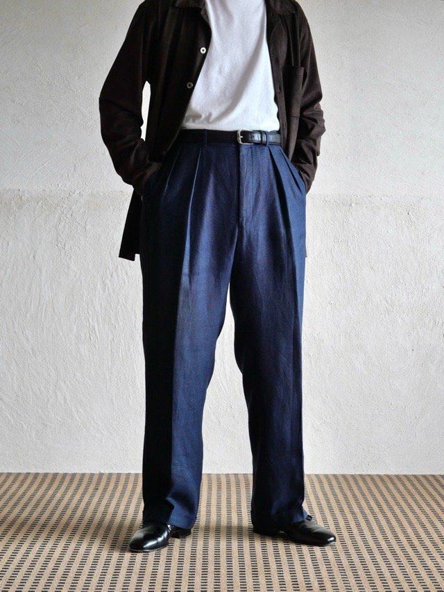 1990's Vintage RalphLauren Linen Trousers
Navy Color, Made in USA.
